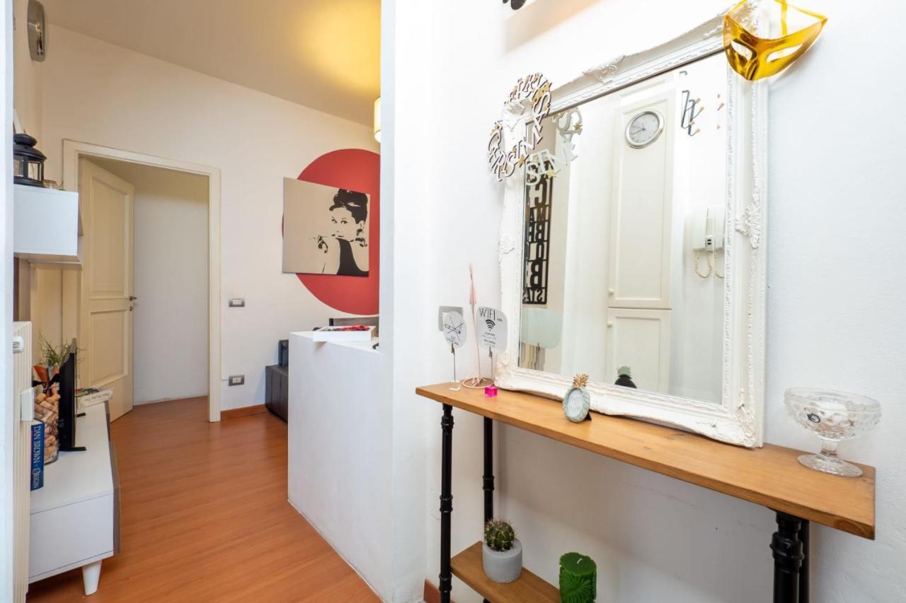 Navigli Apartment- Hosted By Sweetstay Milánó Kültér fotó