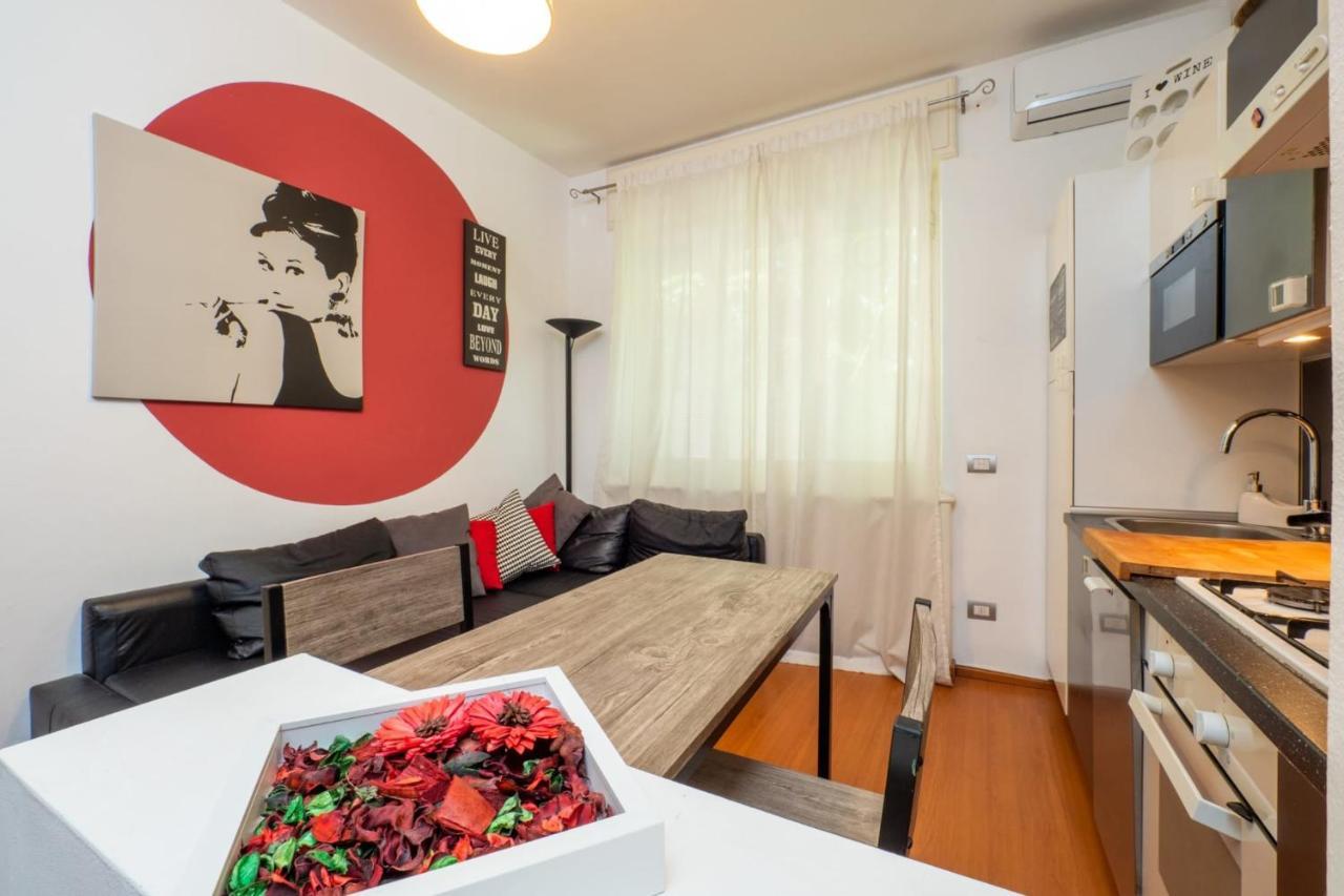 Navigli Apartment- Hosted By Sweetstay Milánó Kültér fotó